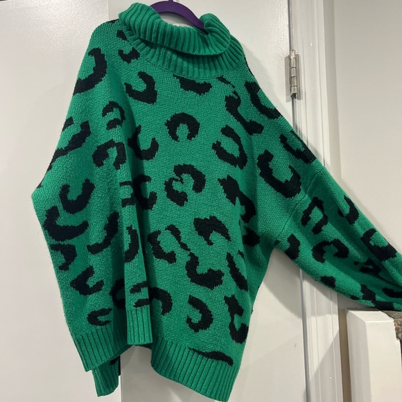 SHEIN Green Leopard Print Turtleneck Sweater – Size 4X – Cozy & Trendy - Picture 2 of 3